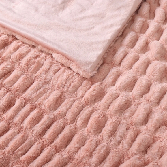 NWT! Faux Fur Throw - Dusty Pink - Picture 1 of 3